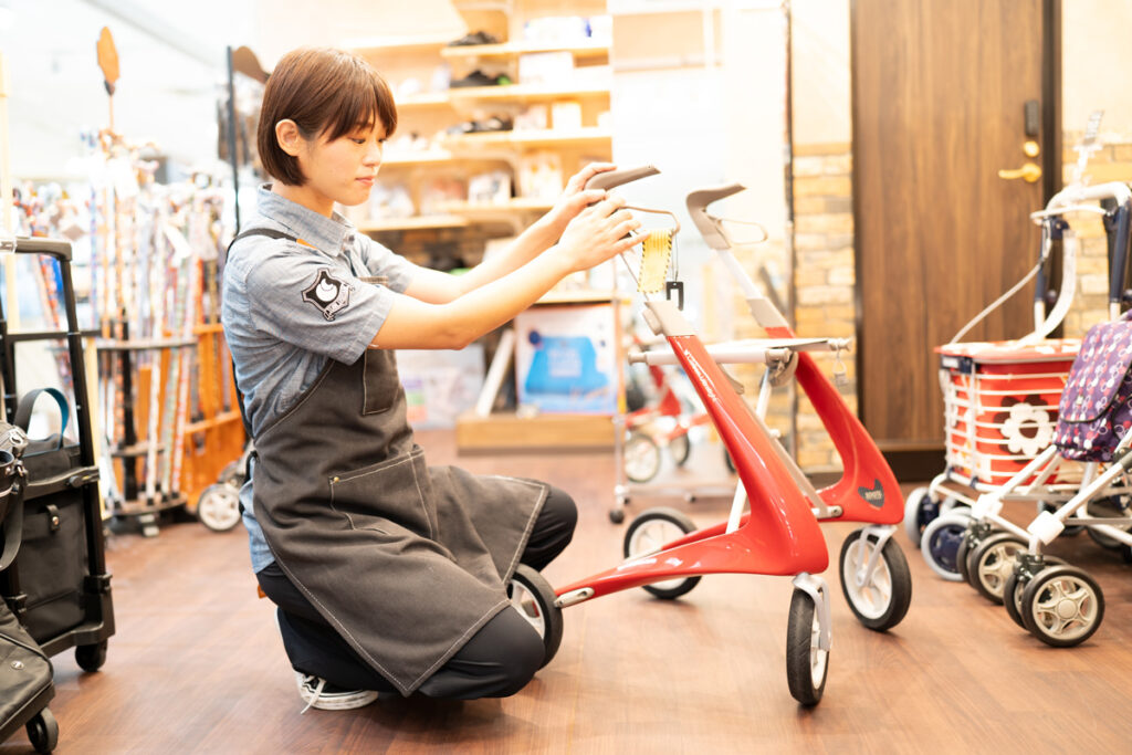 介護用品の専門店ロジケアプラウド